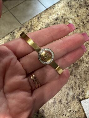 Beautiful 18k plated beautiful bangle bracelet